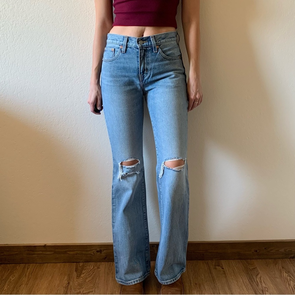 Levis Strauss Ripped High Rise Boot Cut Jeans Medium Wash Size 25